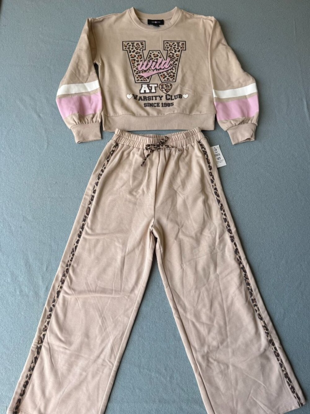 Amy BYER light brown cheetah print sweatshirt sweatpants set